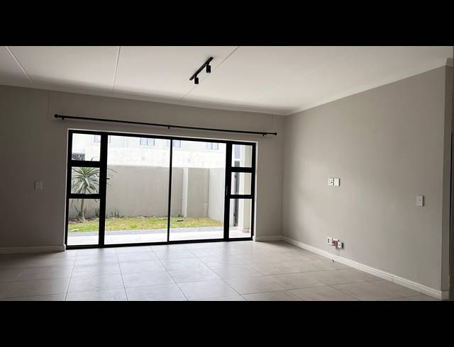 3 BEDROOM APARTMENT TO LET IN SANDOWN